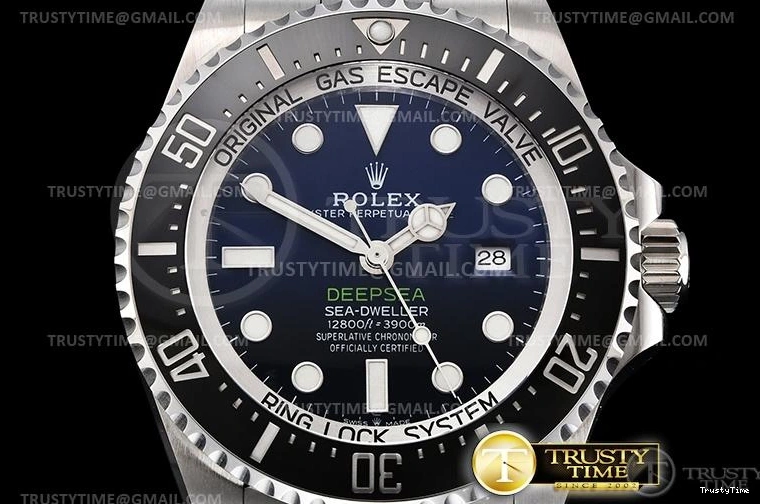 1114 ROLSD097A – Deep Sea Dweller Packable 1017